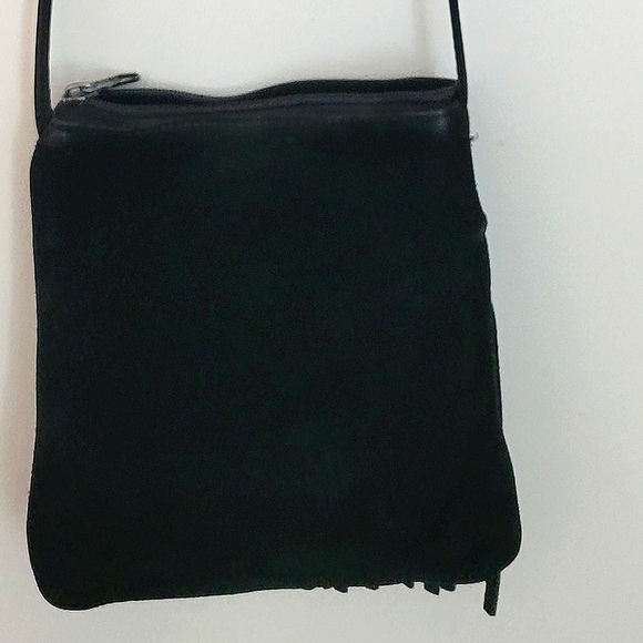Black suede fringed zipper purse, shoulder/cross-body. 7 x 7 inch + 23" strap. - Picture 3 of 4